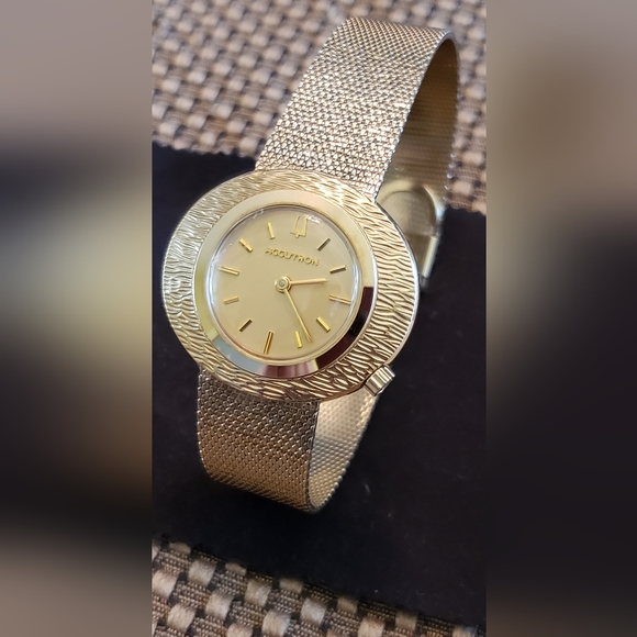 Bulova Accutron, rare find, Vintage  10K G.F. Tuning Fork Ladies Watch - Picture 16 of 16